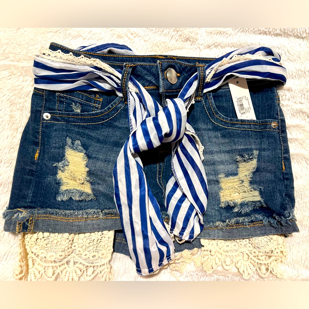 Cute Distressed Shorts